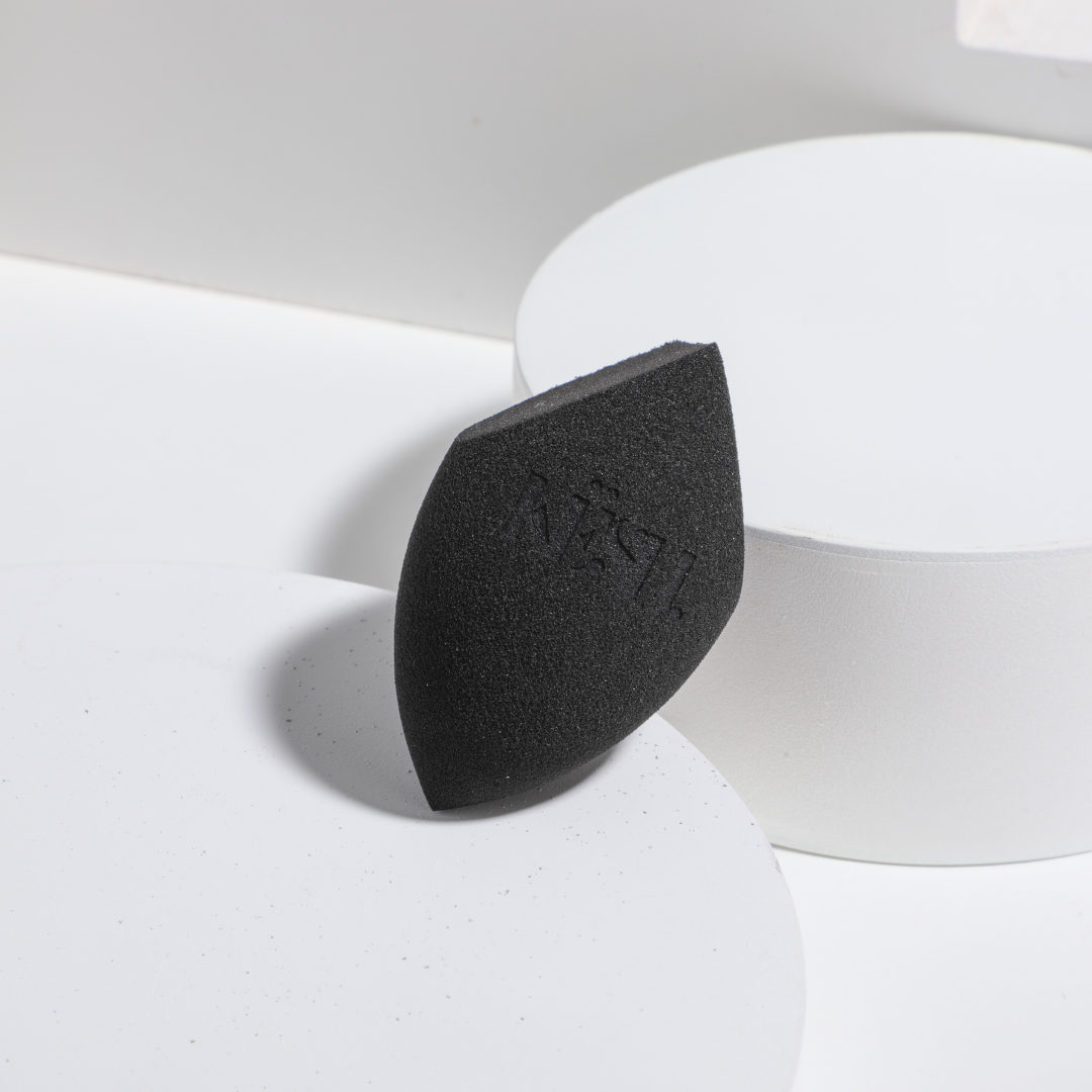 KËSH MUA Signature Contour Blender Sponge